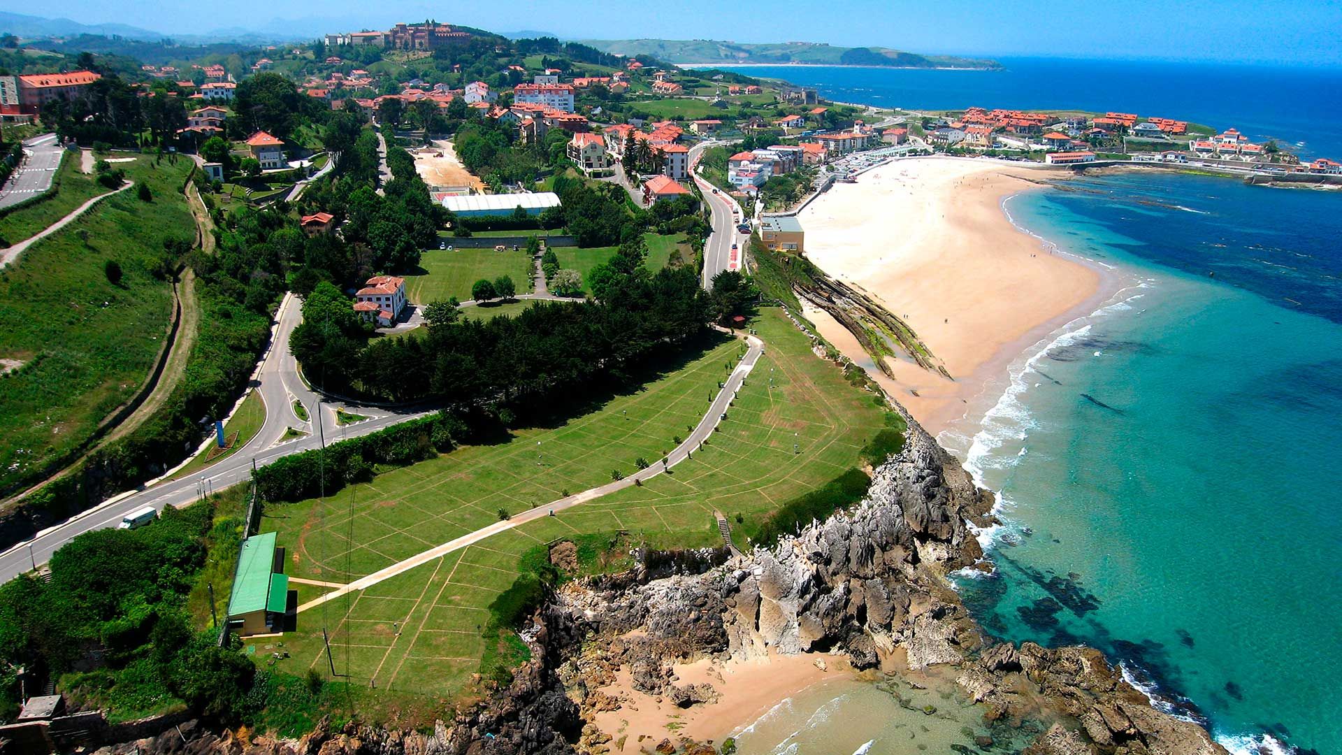 Vista Aérea Playa de Comillas