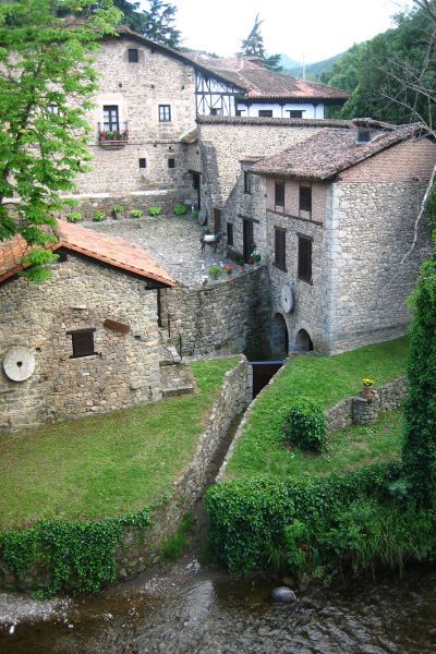 casonas pueblos camino lebaniego cantabria